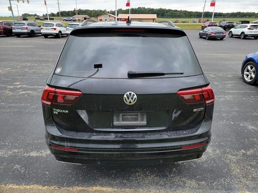 2021 Volkswagen Tiguan 2.0T SE R-Line Black
