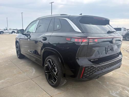 2026 Volkswagen Tiguan 2.0T SEL R-Line