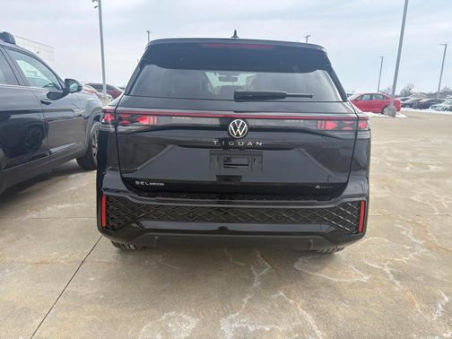 2026 Volkswagen Tiguan 2.0T SEL R-Line
