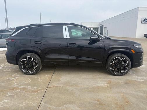 2026 Volkswagen Tiguan 2.0T SEL R-Line