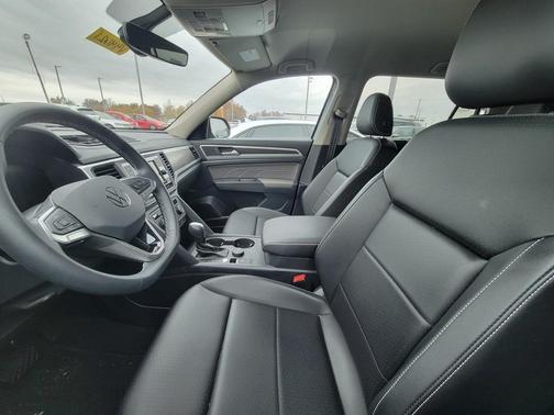 2023 Volkswagen Atlas 2.0T SE