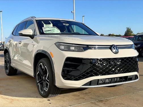 Sandstone 2027 Volkswagen Tiguan 2.0T SEL