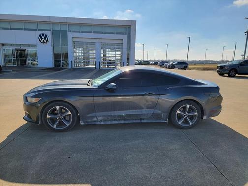 2016 Ford Mustang V6