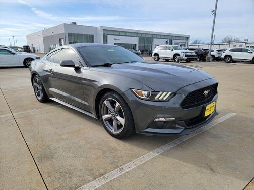 2016 Ford Mustang V6