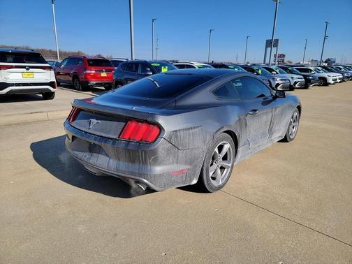 2016 Ford Mustang V6