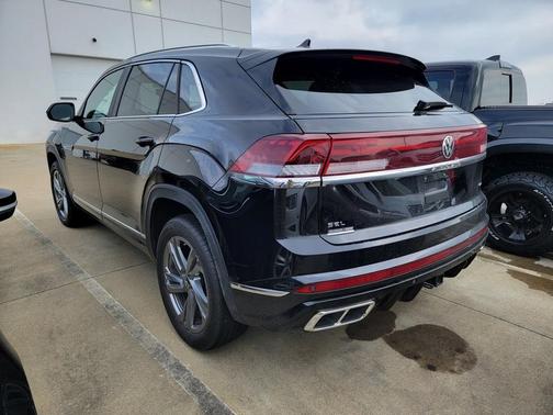 2024 Volkswagen Atlas Cross Sport 2.0T SEL R-Line