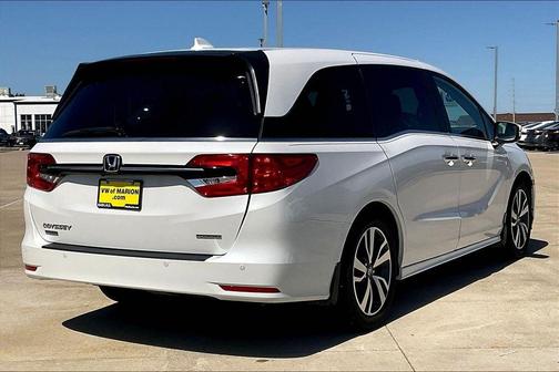 White 2023 Honda Odyssey Touring