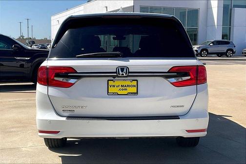 White 2023 Honda Odyssey Touring