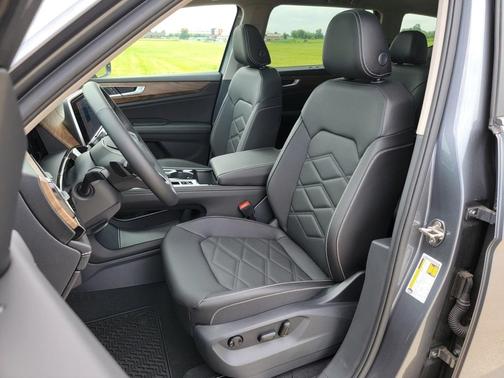 2025 Volkswagen Atlas 2.0T SE
