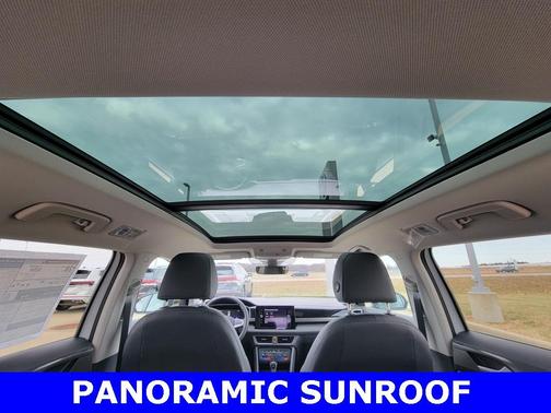 2026 Volkswagen Taos SE