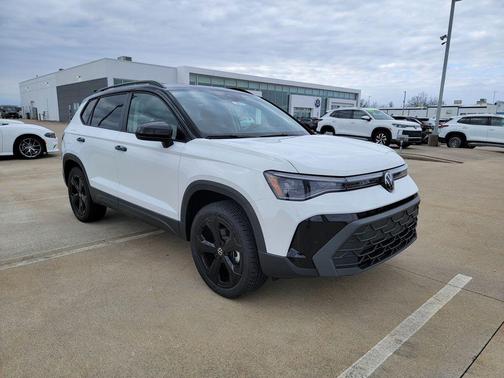 2026 Volkswagen Taos 1.5T SE Black