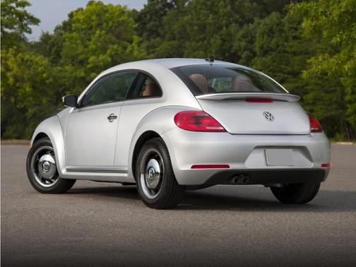 Platinum Gray Metallic 2017 Volkswagen Beetle 1.8T S