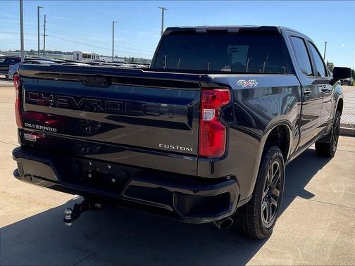 Dark Ash Metallic 2022 Chevrolet Silverado 1500 Custom