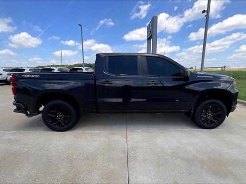 Dark Ash Metallic 2022 Chevrolet Silverado 1500 Custom