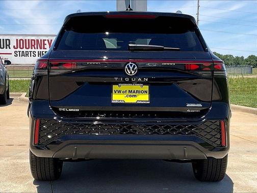 Deep Black Pearl 2026 Volkswagen Tiguan 2.0T SEL R-Line