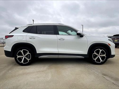 Pure White 2026 Volkswagen Tiguan 2.0T SE