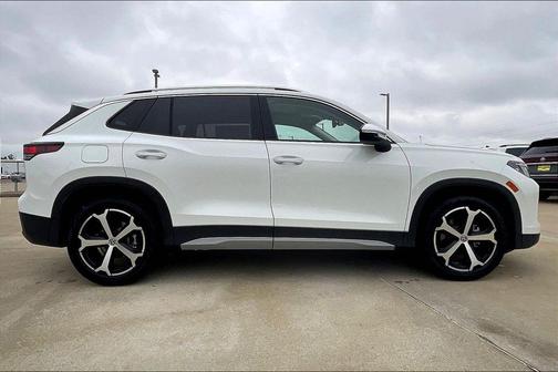 Pure White 2026 Volkswagen Tiguan 2.0T SE