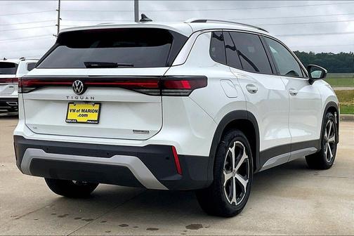 Pure White 2026 Volkswagen Tiguan 2.0T SE