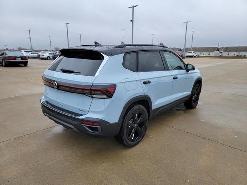 2026 Volkswagen Taos SE