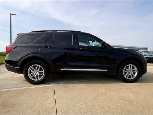 Agate Black Metallic 2025 Ford Explorer Active