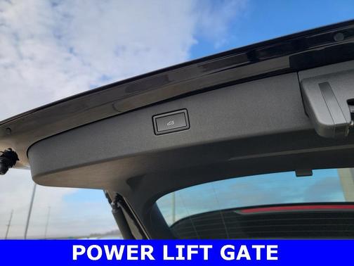 2026 Volkswagen Tiguan 2.0T SEL R-Line