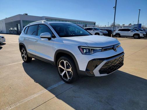 Pure White 2026 Volkswagen Taos 1.5T SEL