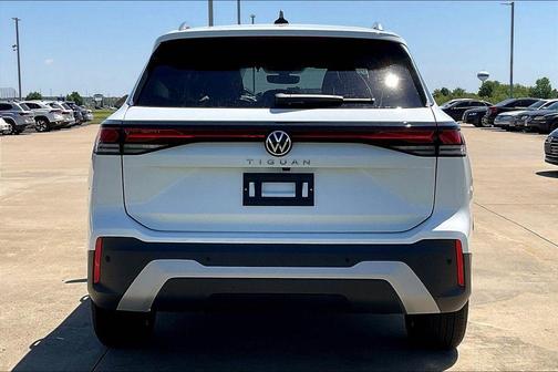 Pure White 2026 Volkswagen Tiguan 2.0T S