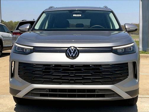 Pyrite Silver Metallic 2026 Volkswagen Tiguan 2.0T SE