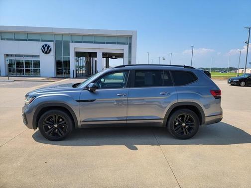 2022 Volkswagen Atlas 3.6 V6 SEL R-Line Black