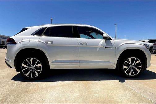 Opal White Pearl 2026 Volkswagen Atlas Cross Sport 2.0T SEL Premium R-Line