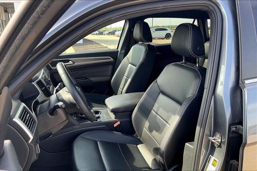 2022 Volkswagen Atlas Cross Sport 2.0T SE