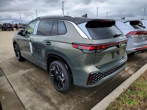 2026 Volkswagen Tiguan 2.0T SEL