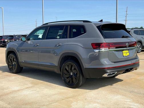 Pure Gray 2026 Volkswagen Atlas 2.0T SE W/TECHNOLOGY