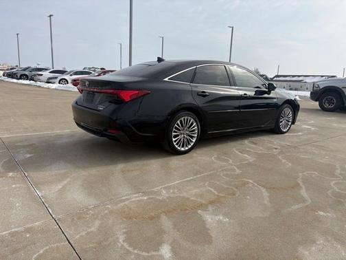 2019 Toyota Avalon Hybrid Limited