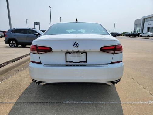 2022 Volkswagen Passat 2.0T SE