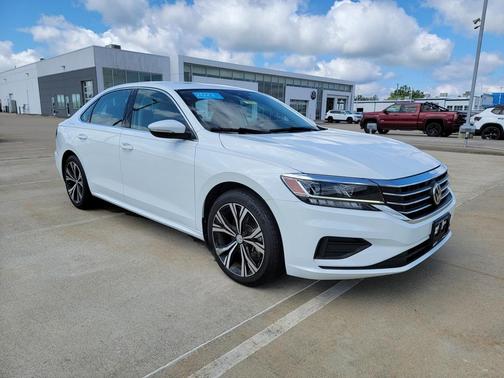 2022 Volkswagen Passat 2.0T SE