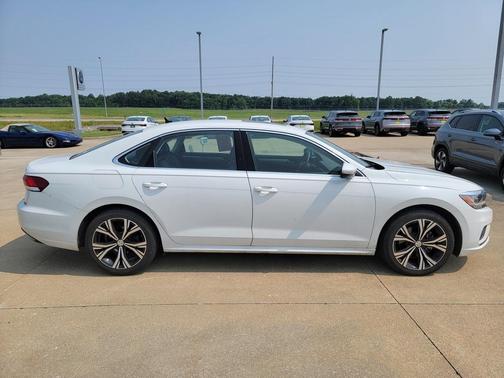 2022 Volkswagen Passat 2.0T SE