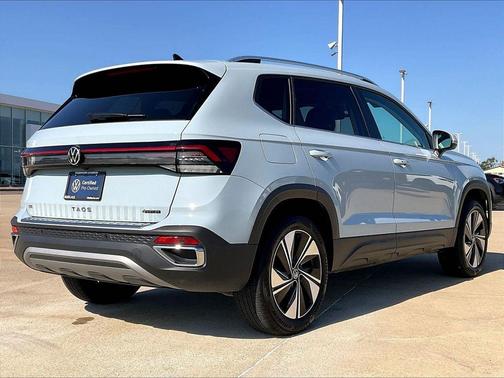 Alpine Grey 2025 Volkswagen Taos 1.5T SE