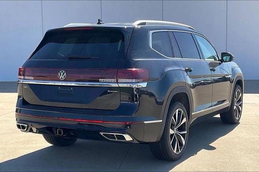Deep Black Pearl 2026 Volkswagen Atlas 2.0T SEL Premium R-Line