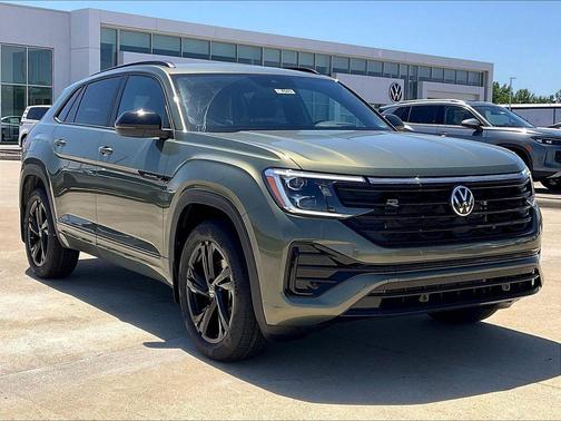 Avocado Green Pearl 2026 Volkswagen Atlas Cross Sport 2.0T SEL R-Line Black