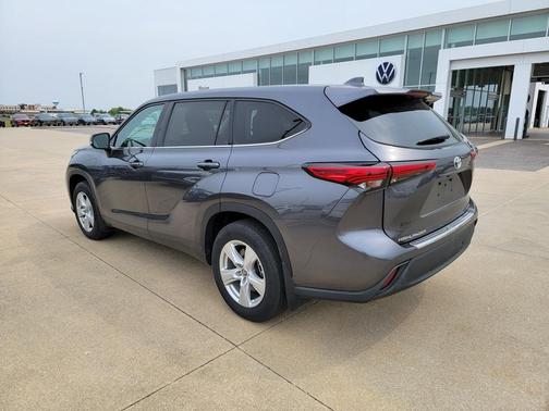 2021 Toyota Highlander LE