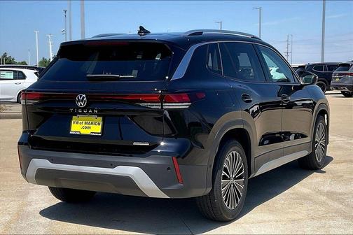 Deep Black Pearl 2026 Volkswagen Tiguan 2.0T S