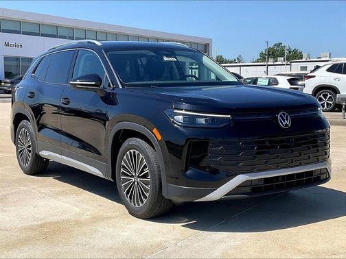 Deep Black Pearl 2026 Volkswagen Tiguan 2.0T S