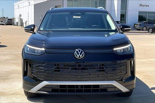 Deep Black Pearl 2026 Volkswagen Tiguan 2.0T S
