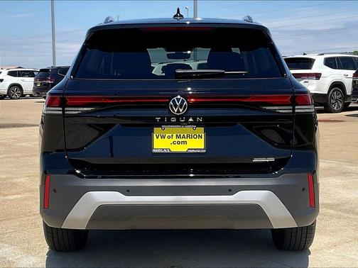 Deep Black Pearl 2026 Volkswagen Tiguan 2.0T S