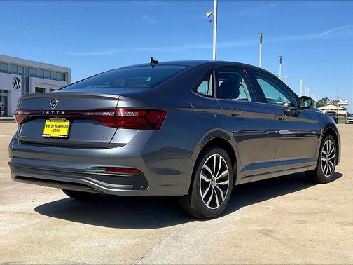 Platinum Gray Metallic 2026 Volkswagen Jetta 1.5T SE