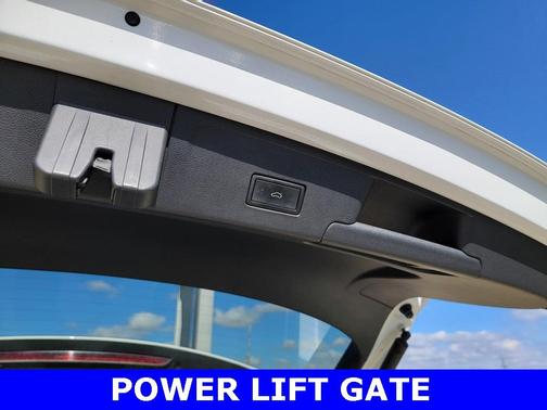 2022 Volkswagen Atlas Cross Sport 3.6L V6 SEL Premium R-Line