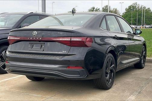 Deep Black Pearl 2026 Volkswagen Jetta 1.5T SE