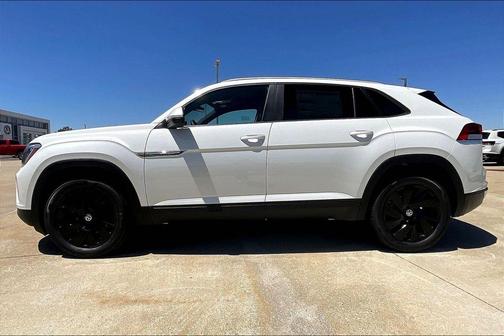 Opal White Pearl 2026 Volkswagen Atlas Cross Sport 2.0T SE W/TECHNOLOGY