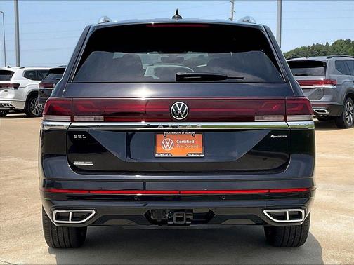 Deep Black Pearl Effect 2024 Volkswagen Atlas 2.0T SEL Premium R-Line